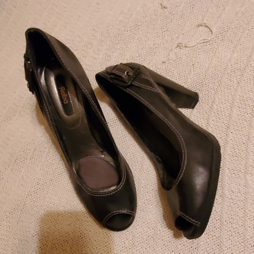 Peep toe heels